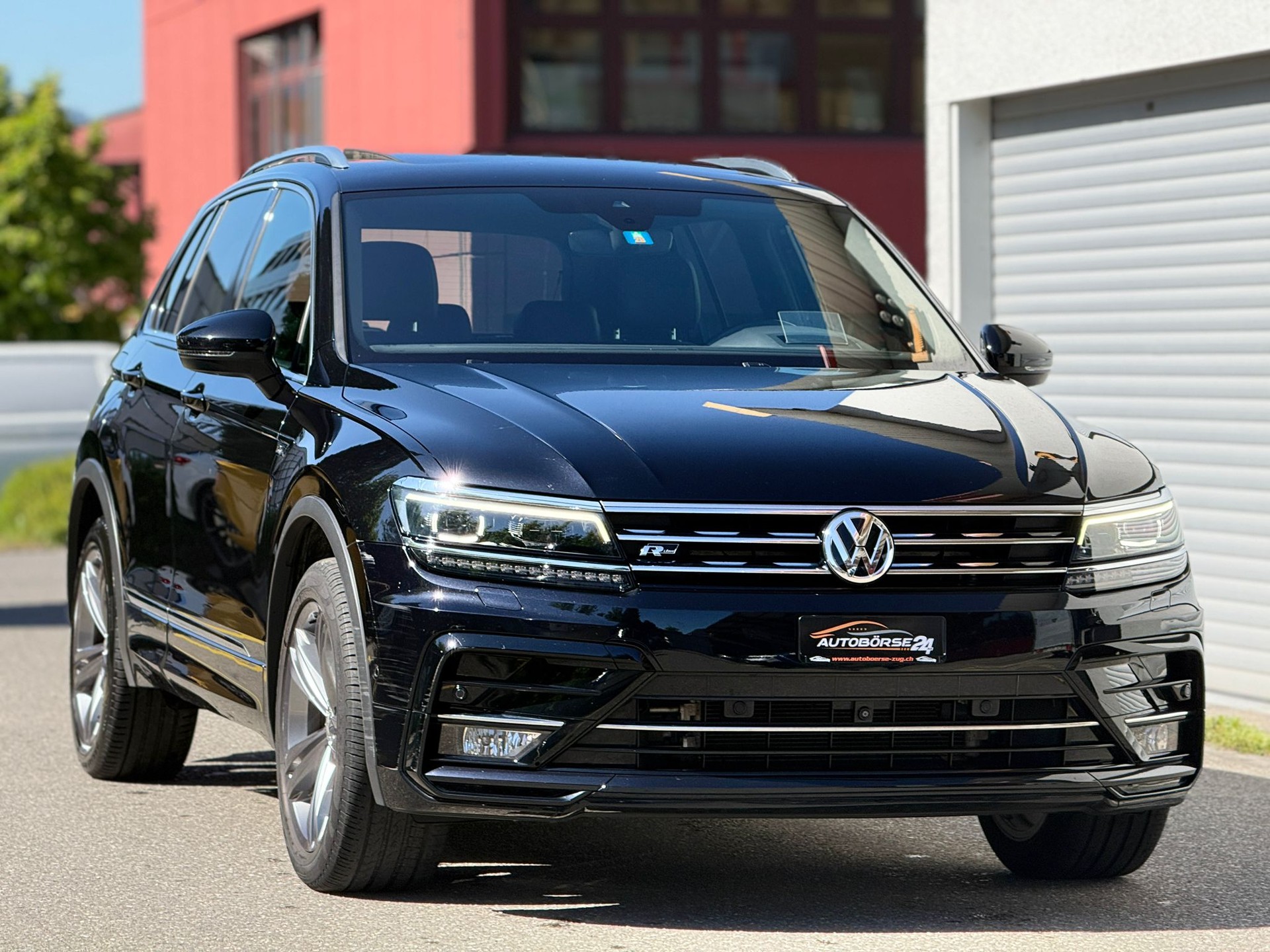 VW Tiguan 2.0 TDI SCR Highline DSG-showroom-element-1