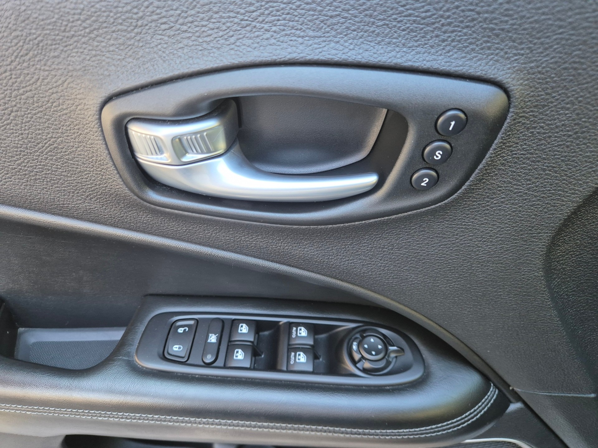 JEEP Compass 1.4 Turbo S AWD 9ATX-image-7