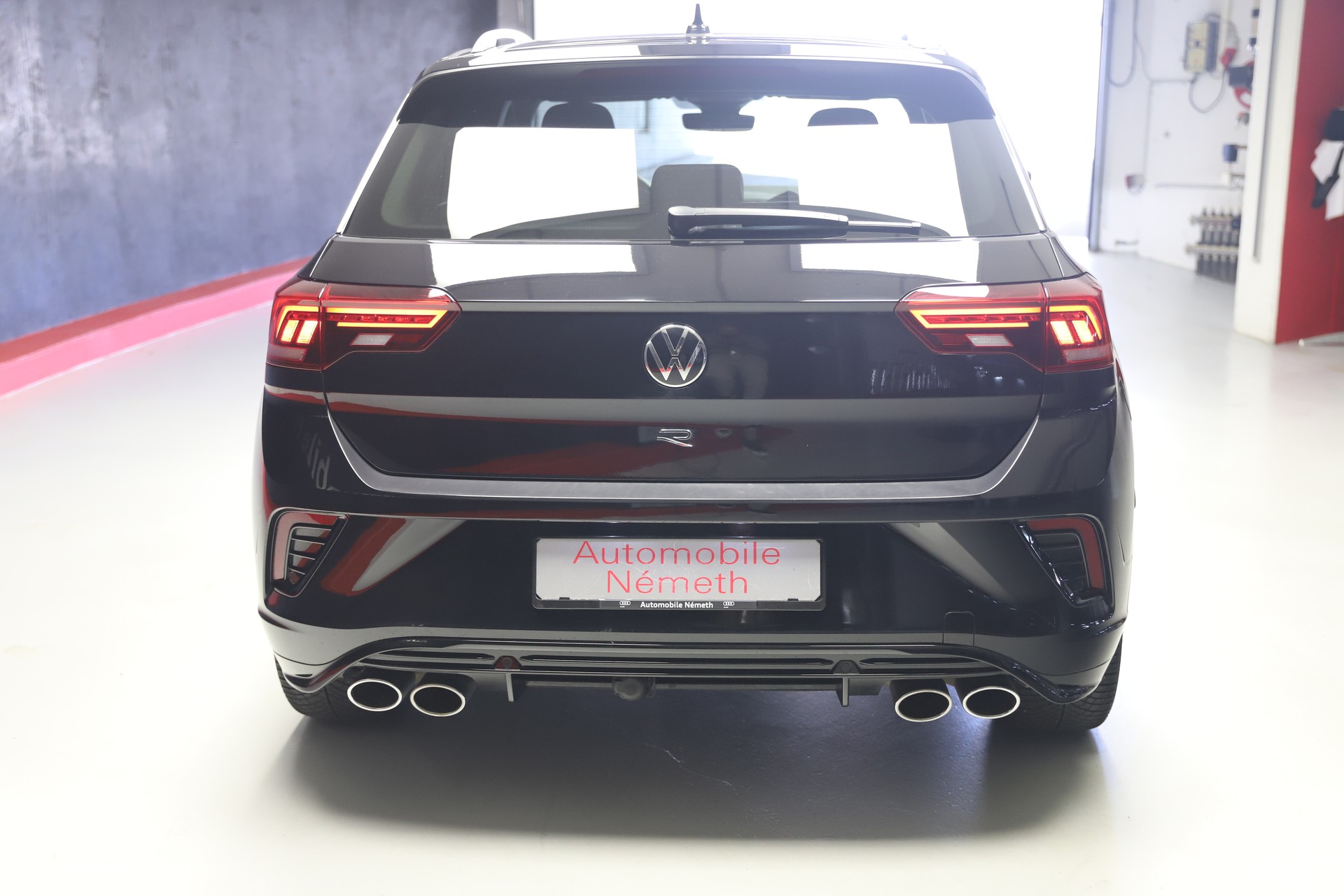 VW T-Roc 2.0 TSI R DSG 4Motion-showroom-element-3