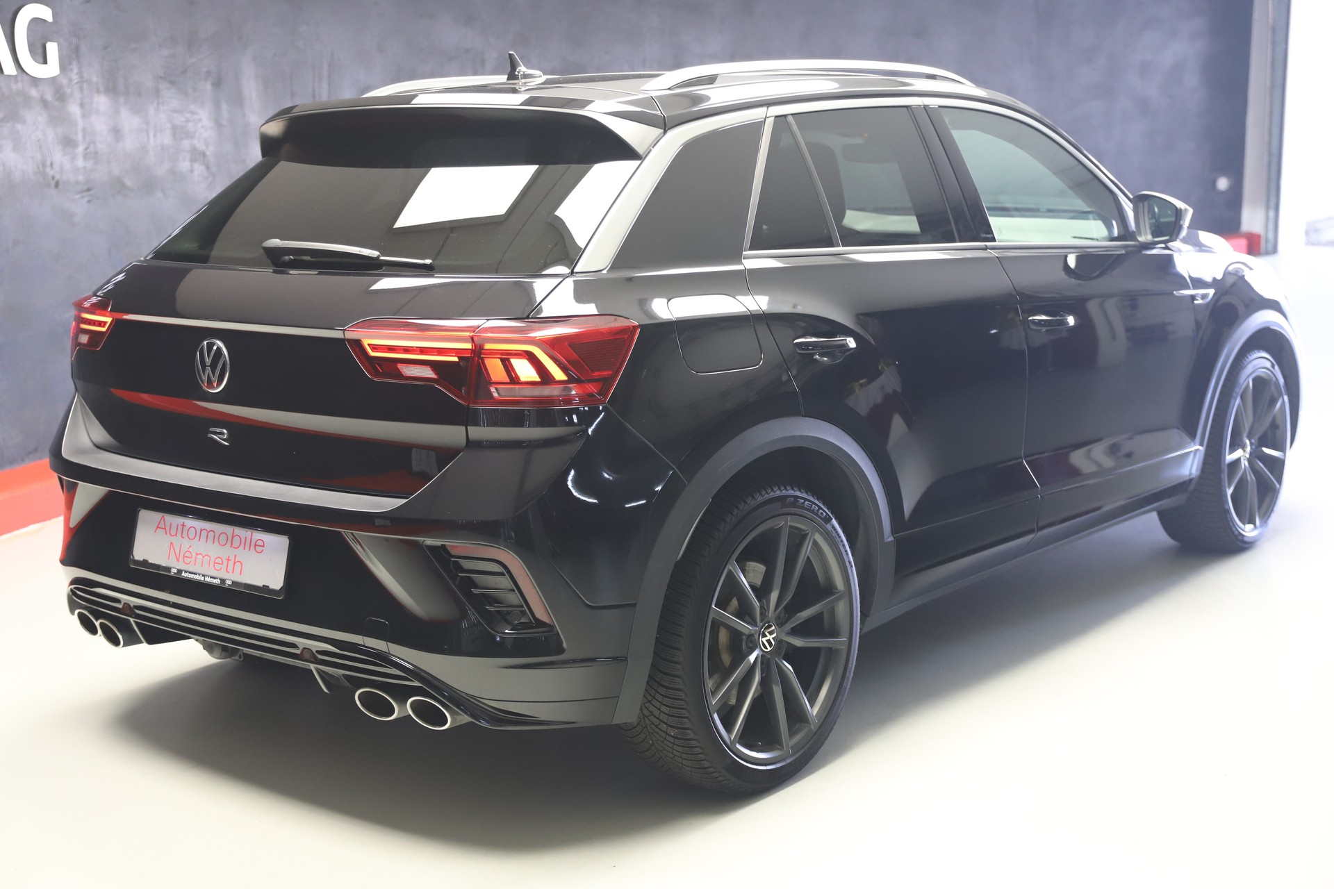 VW T-Roc 2.0 TSI R DSG 4Motion-showroom-element-2