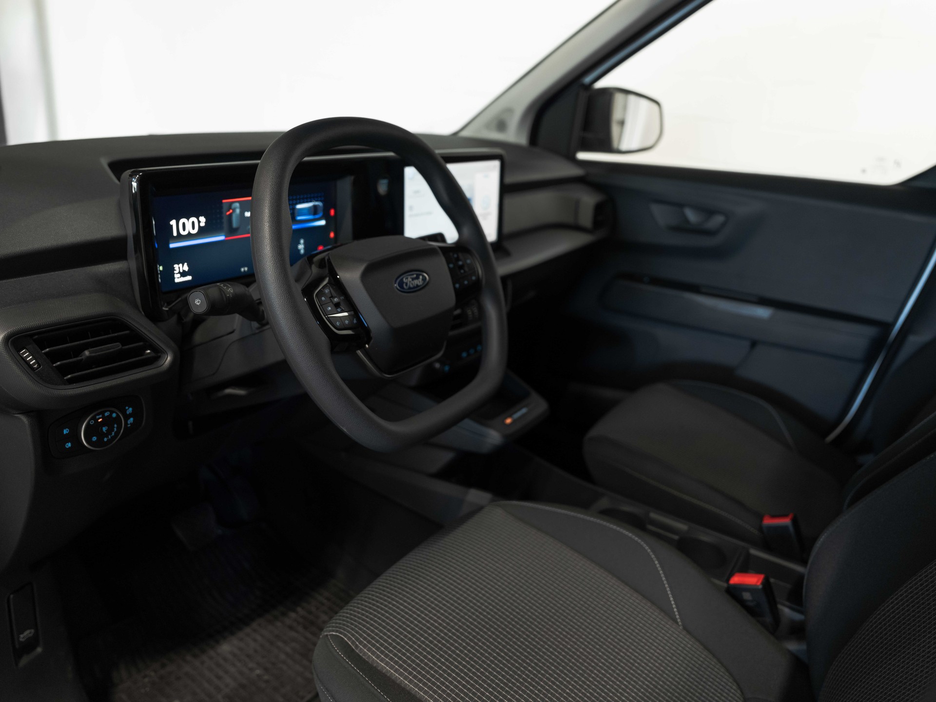 FORD E-Transit Courier Van Trend 43,5kWh-image-17