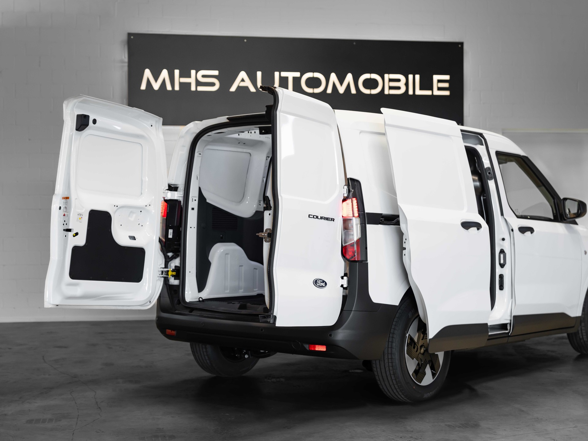 FORD E-Transit Courier Van Trend 43,5kWh-image-15
