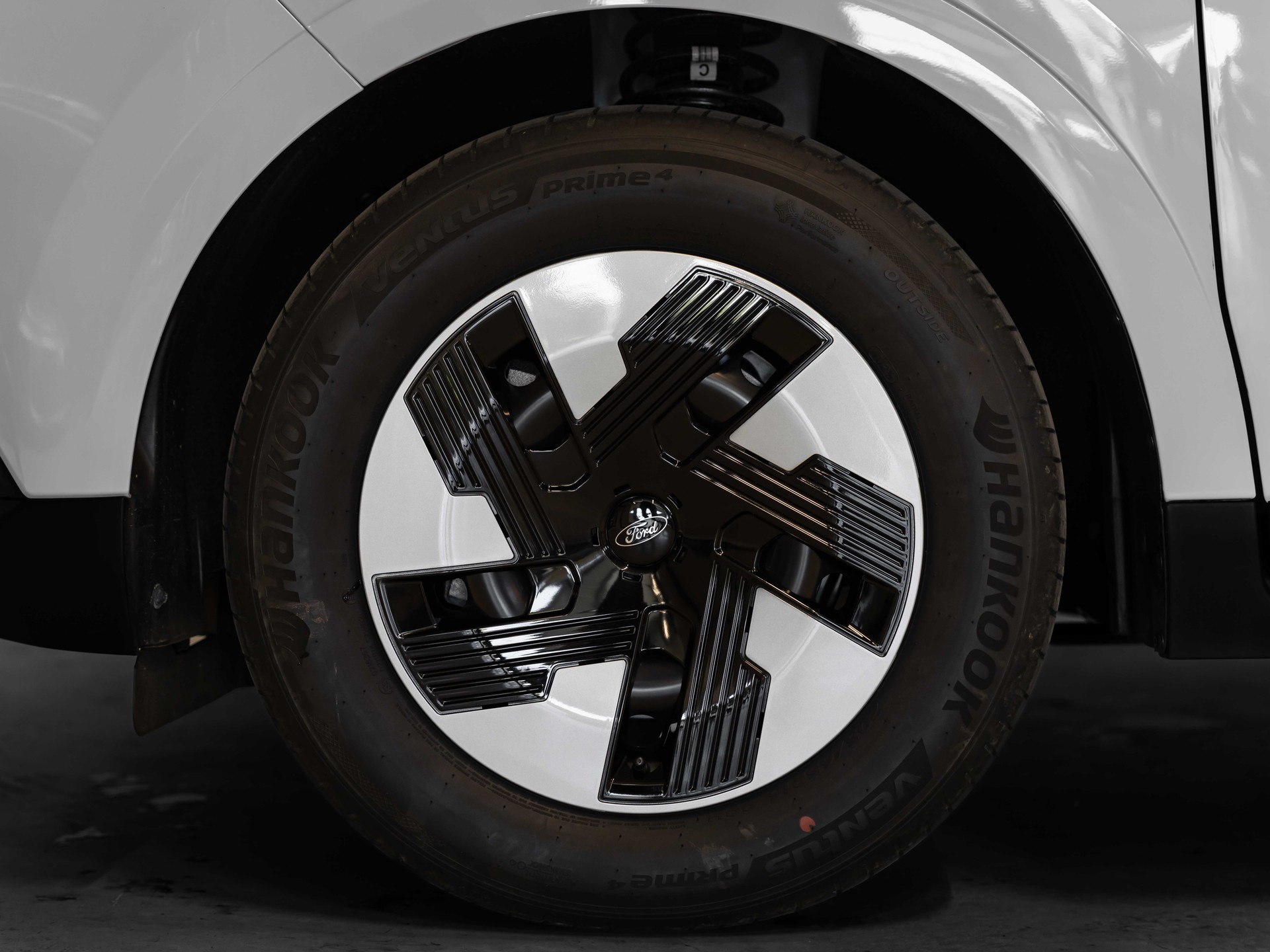 FORD E-Transit Courier Van Trend 43,5kWh-image-11