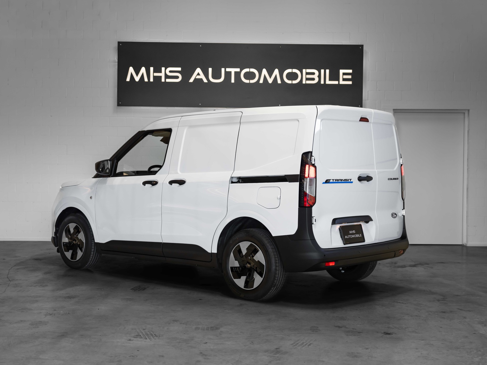FORD E-Transit Courier Van Trend 43,5kWh-showroom-element-2