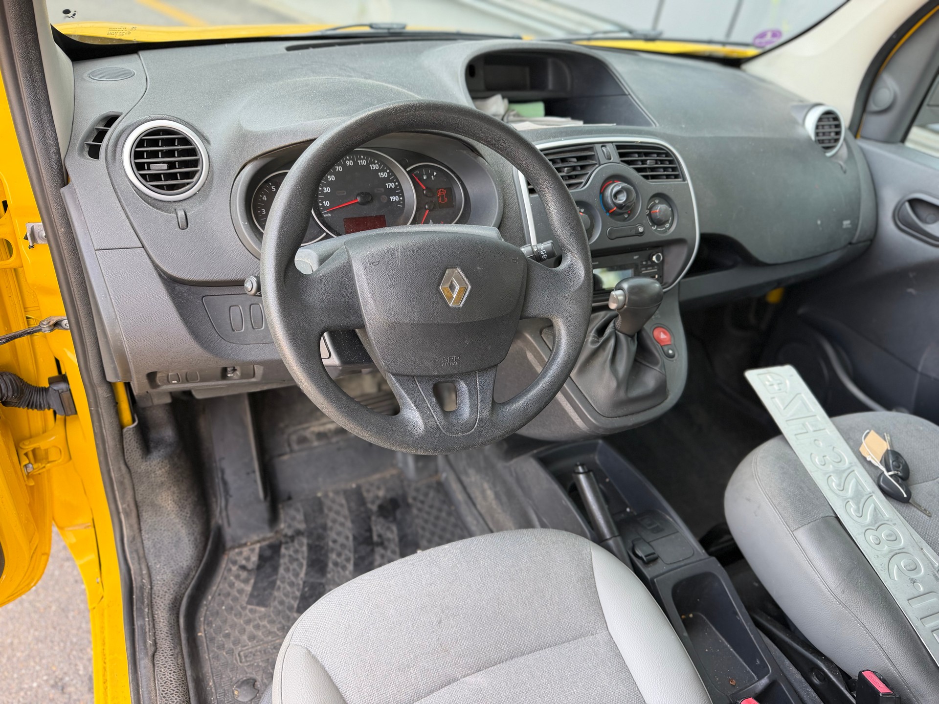 RENAULT Kangoo Medium TCe 115 Business A-image-14