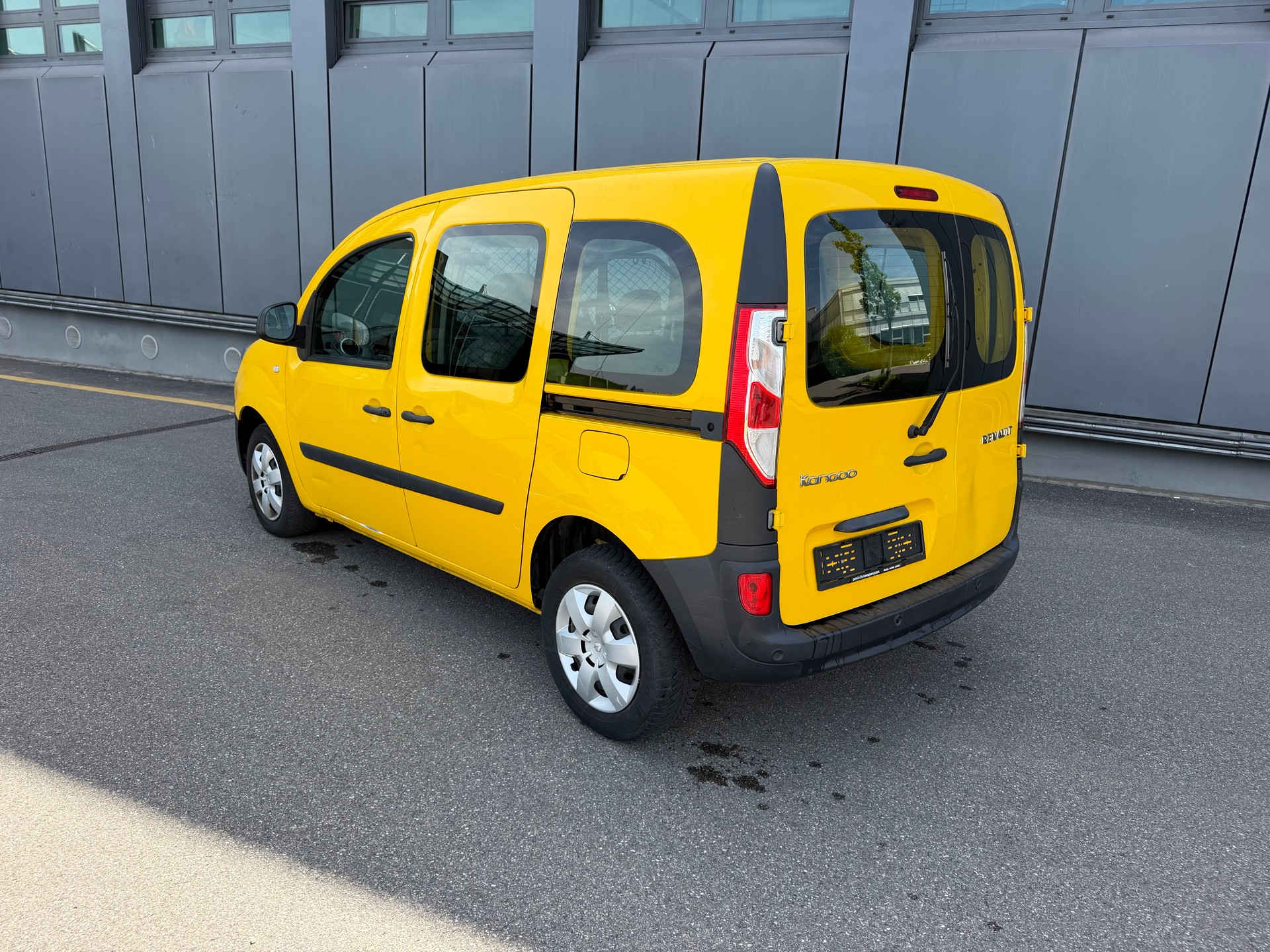 RENAULT Kangoo Medium TCe 115 Business A-image-6