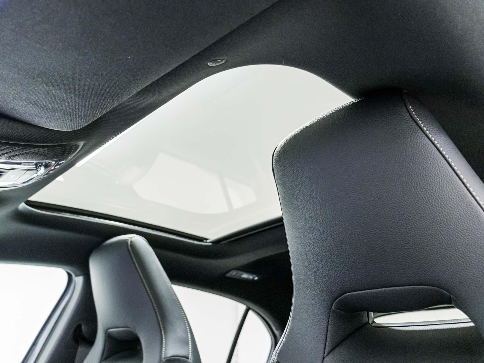MERCEDES-BENZ A 45 S AMG 4MATIC+-image-8