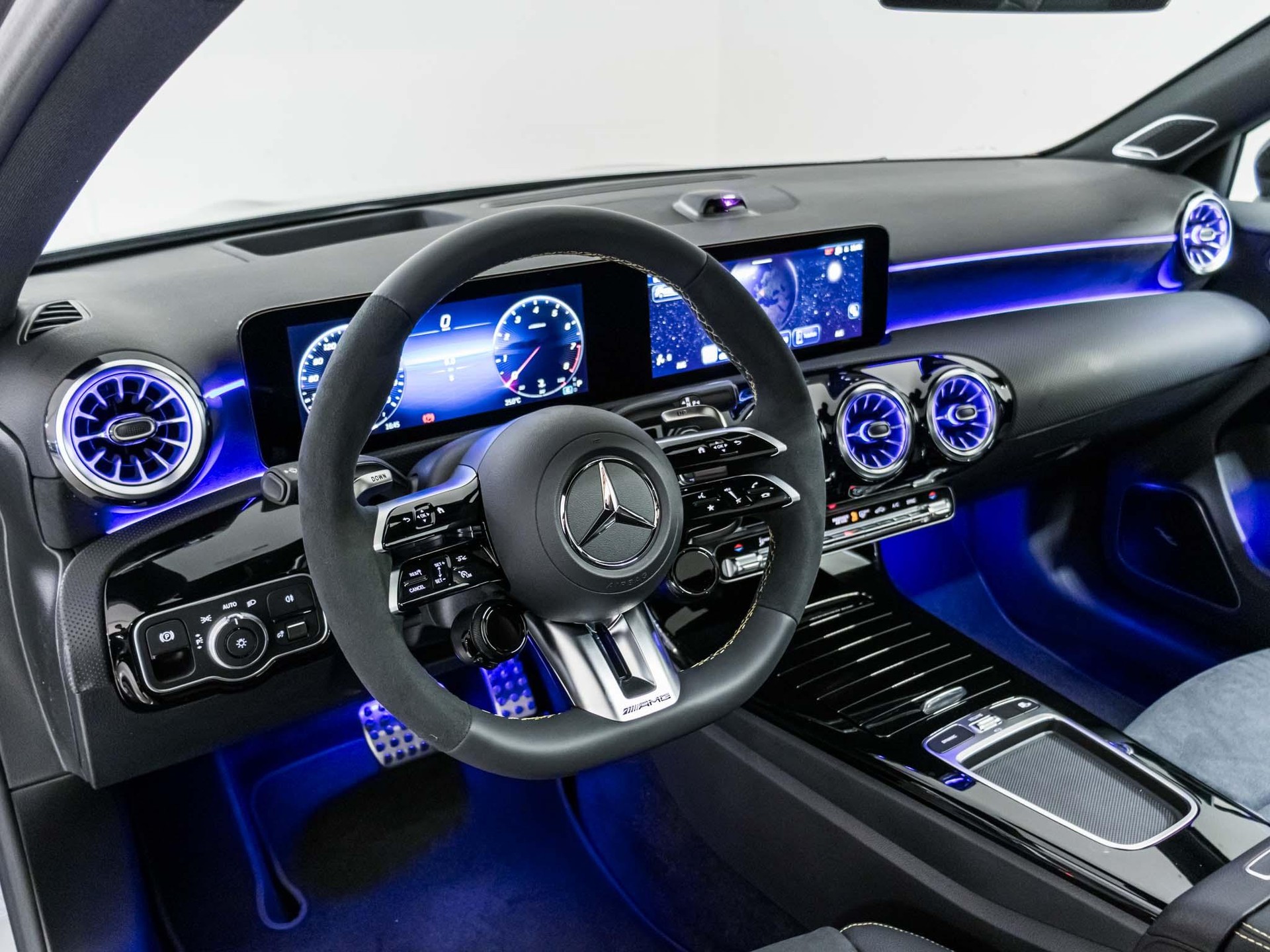 MERCEDES-BENZ A 45 S AMG 4MATIC+-image-9