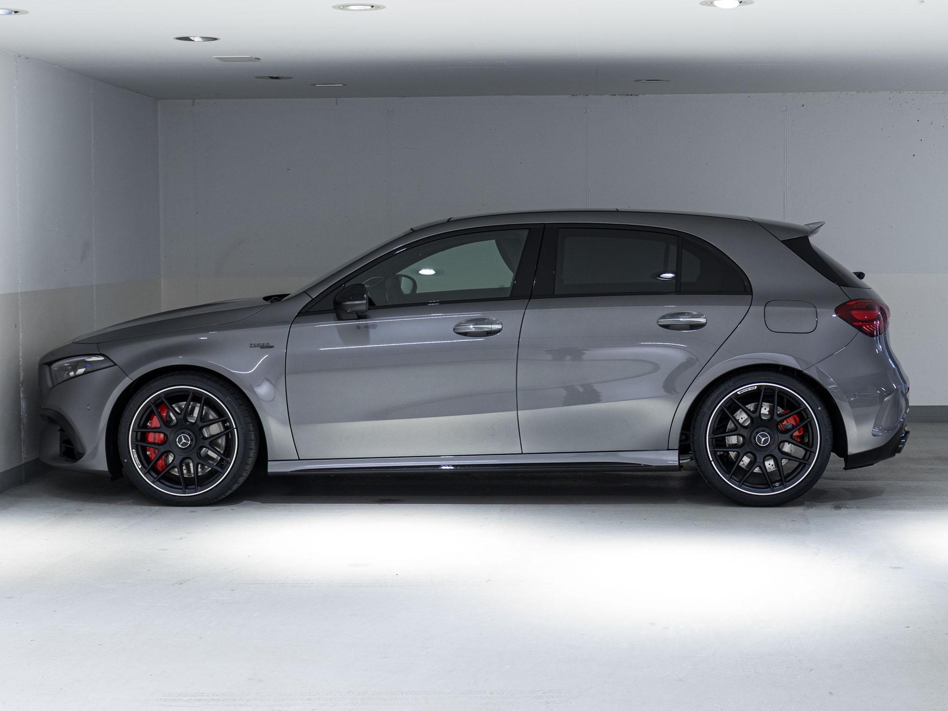 MERCEDES-BENZ A 45 S AMG 4MATIC+-image-4