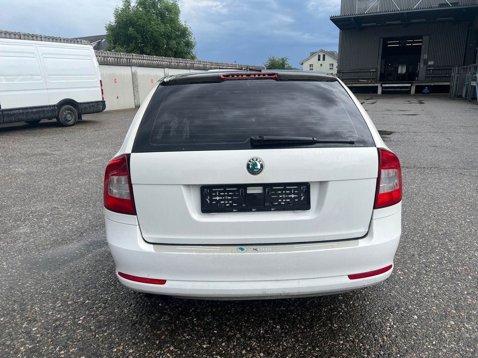 SKODA Octavia Combi 1.4 TSI Active-image-7