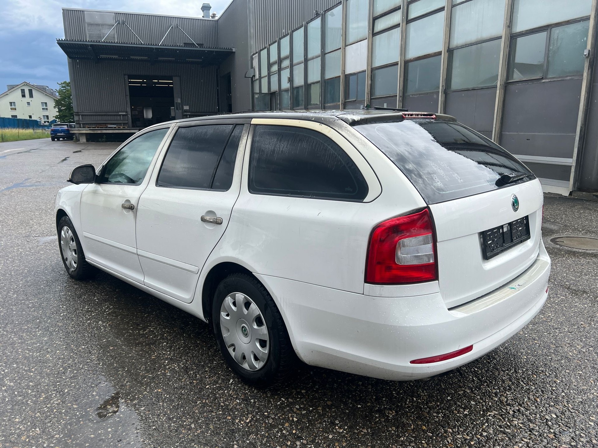 SKODA Octavia Combi 1.4 TSI Active-image-4