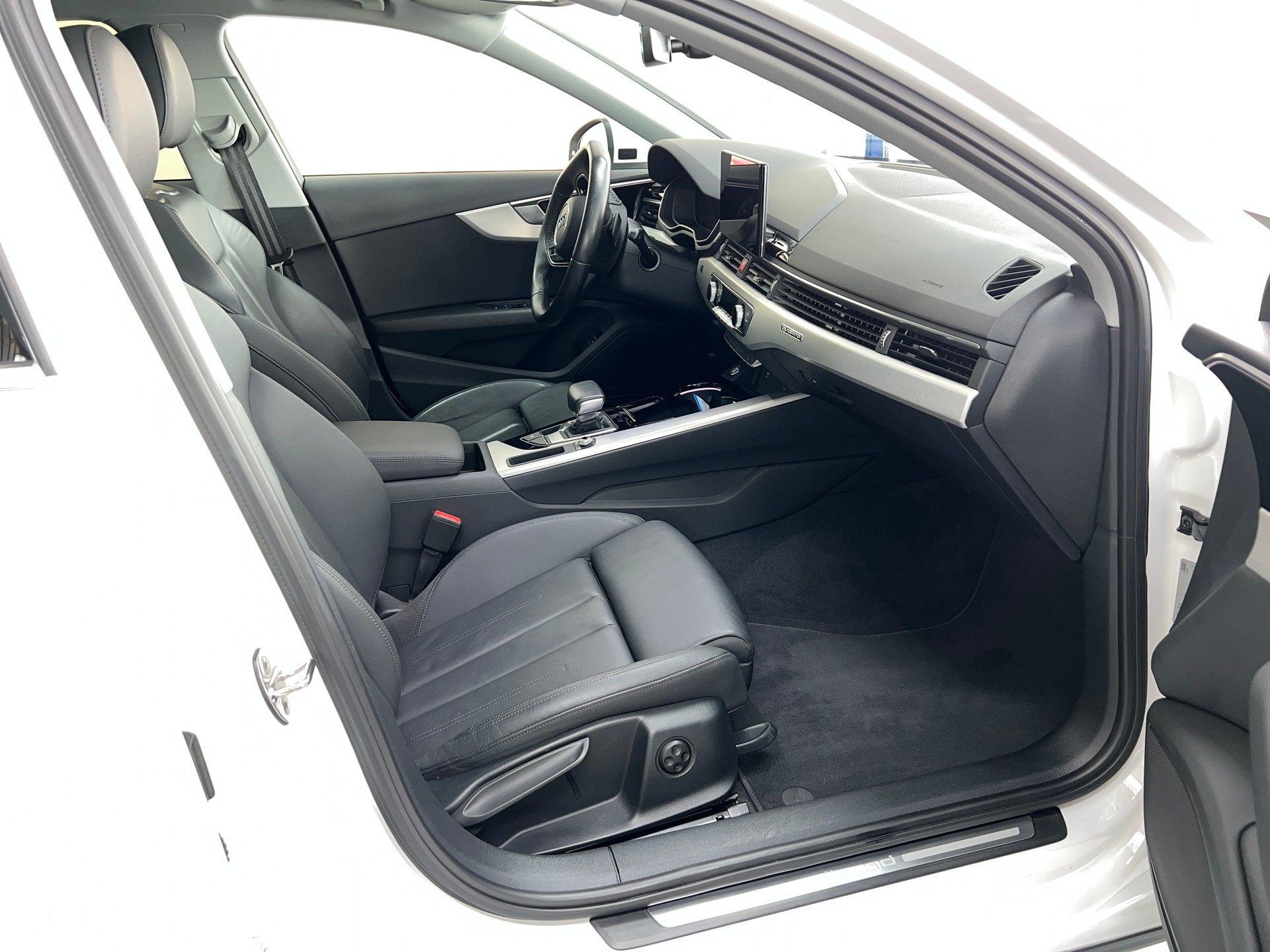 AUDI A4 allroad 40 TDI quattro tiptronic-image-6