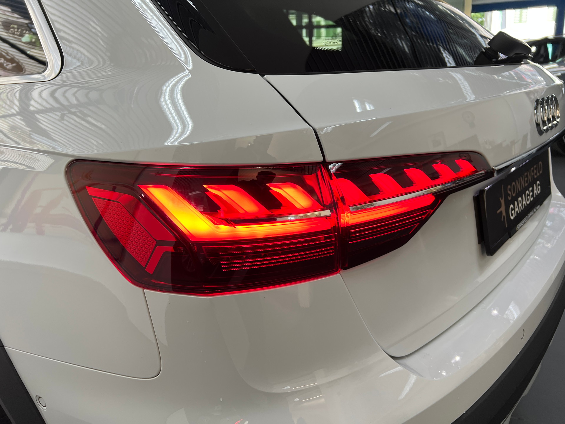 AUDI A4 allroad 40 TDI quattro tiptronic-image-24