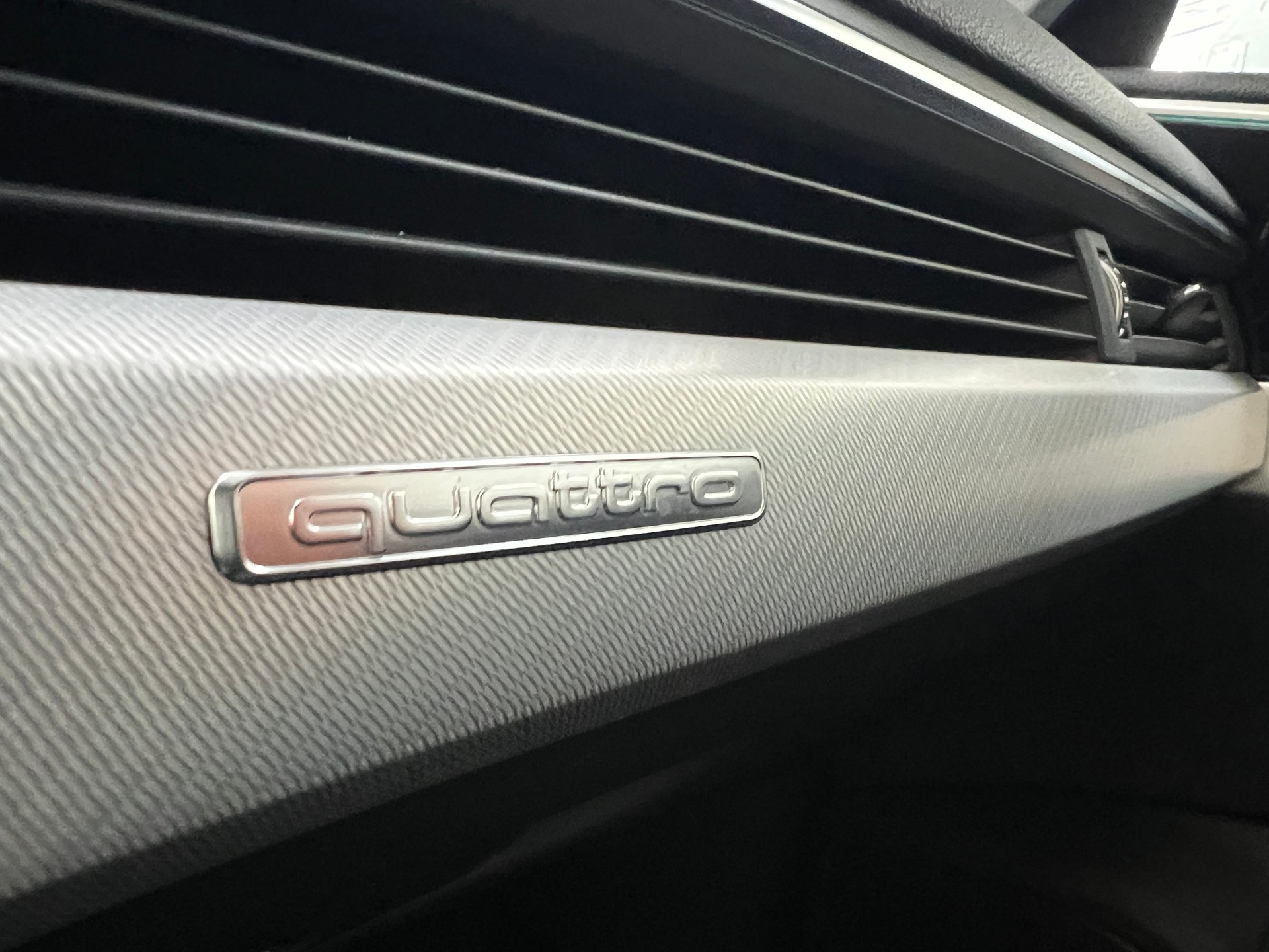 AUDI A4 allroad 40 TDI quattro tiptronic-image-16