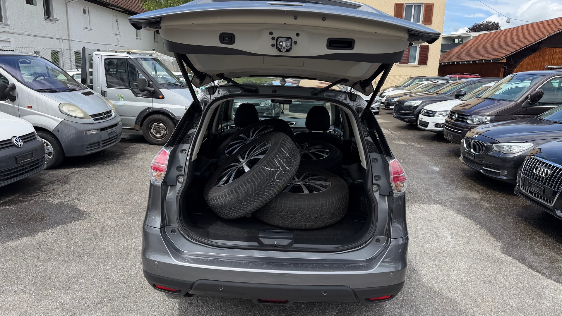 NISSAN X-Trail 1.6 dCi Swiss Edition Xtronic CVT-image-13