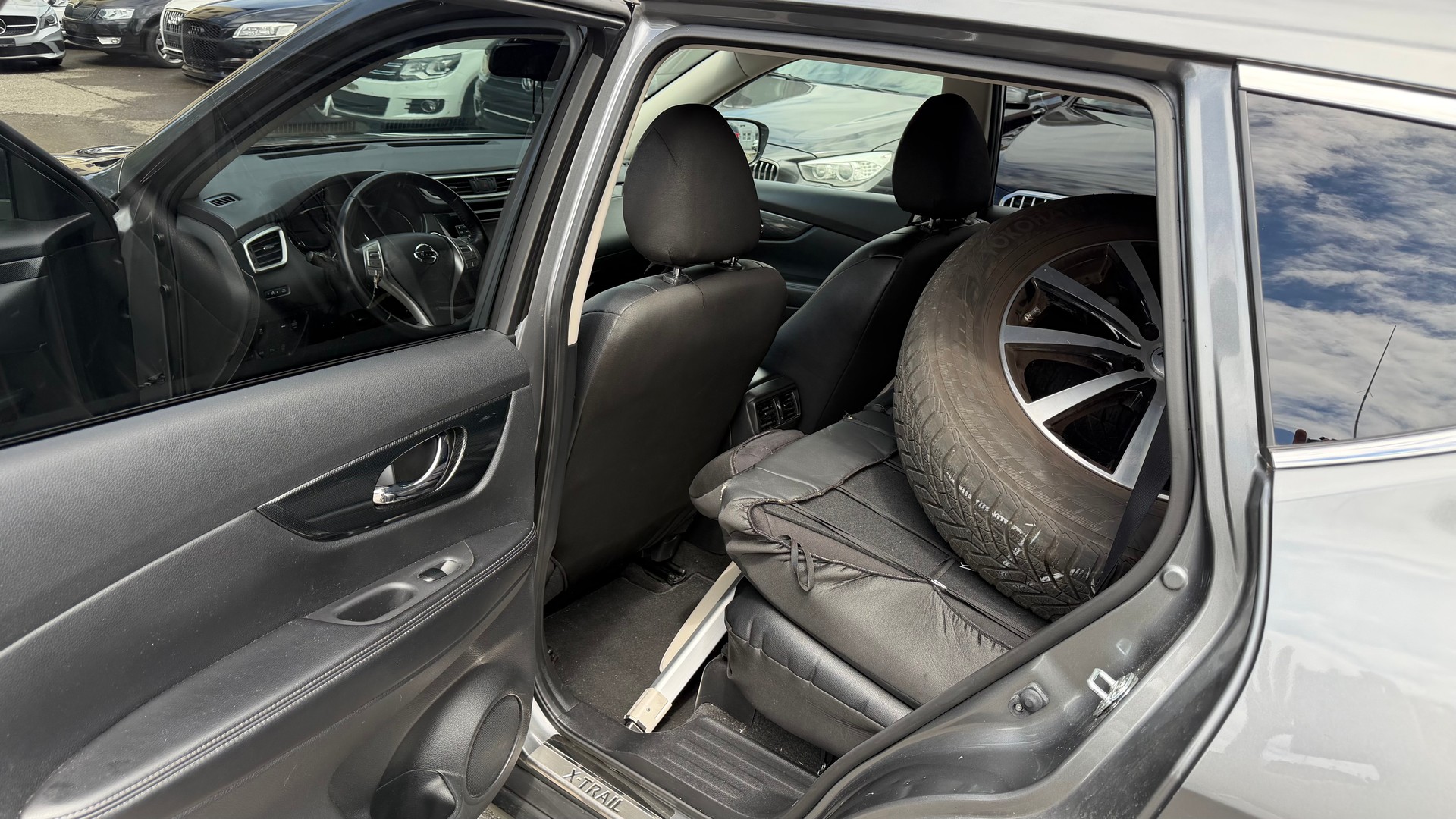 NISSAN X-Trail 1.6 dCi Swiss Edition Xtronic CVT-image-10
