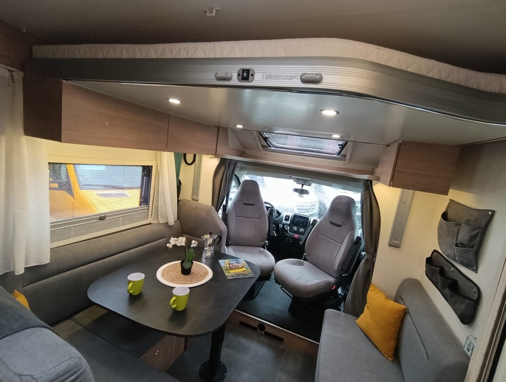 PILOTE JOA Camp 75Q ***Premium-Ausstattung & Autarkie zum unschlagbaren Preis***Schaltgetriebe 165PS *4 Plätzer *Solar *Truma Combi E*-showroom-element-1