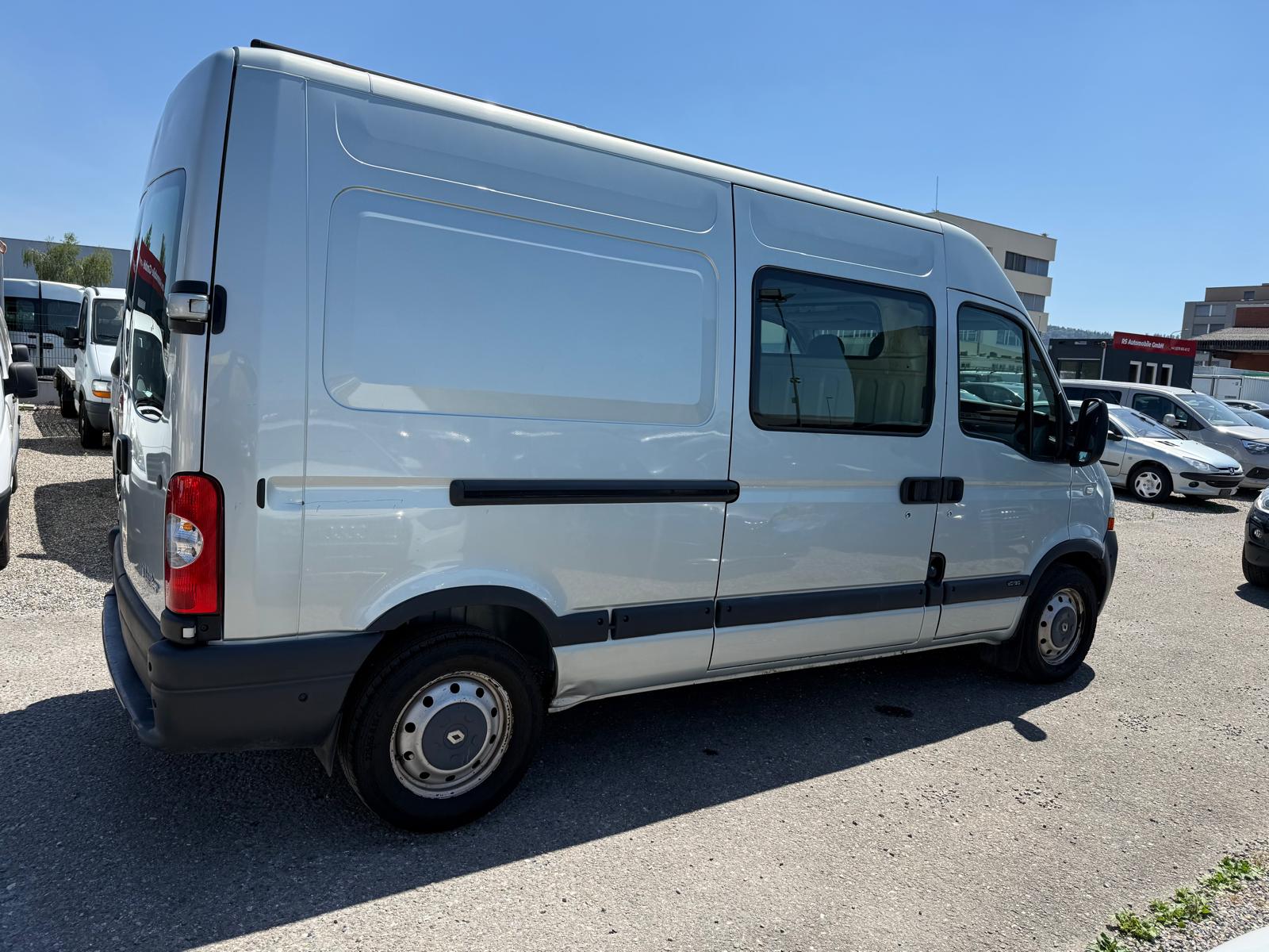 RENAULT Master T35 2.5dCi L3H2-image-7