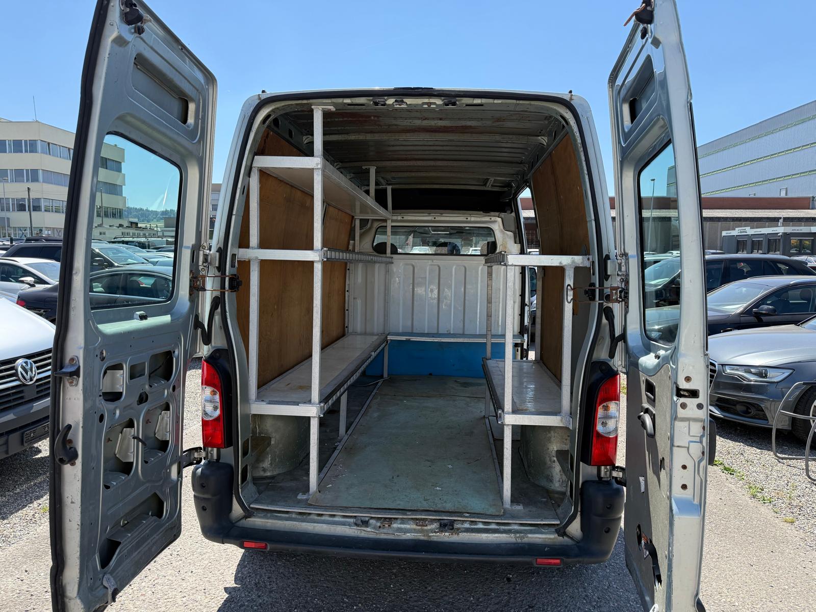 RENAULT Master T35 2.5dCi L3H2-image-8