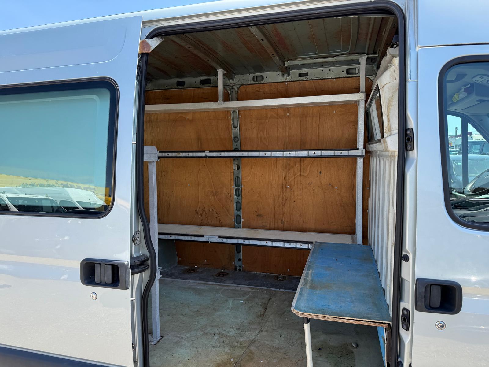 RENAULT Master T35 2.5dCi L3H2-image-9