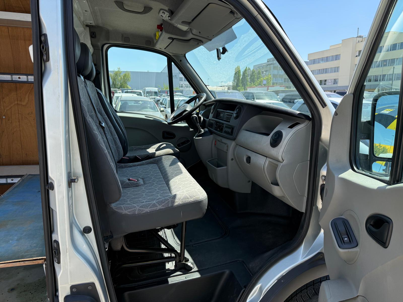 RENAULT Master T35 2.5dCi L3H2-image-12