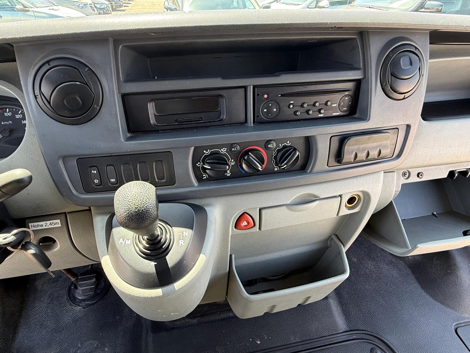 RENAULT Master T35 2.5dCi L3H2-image-15