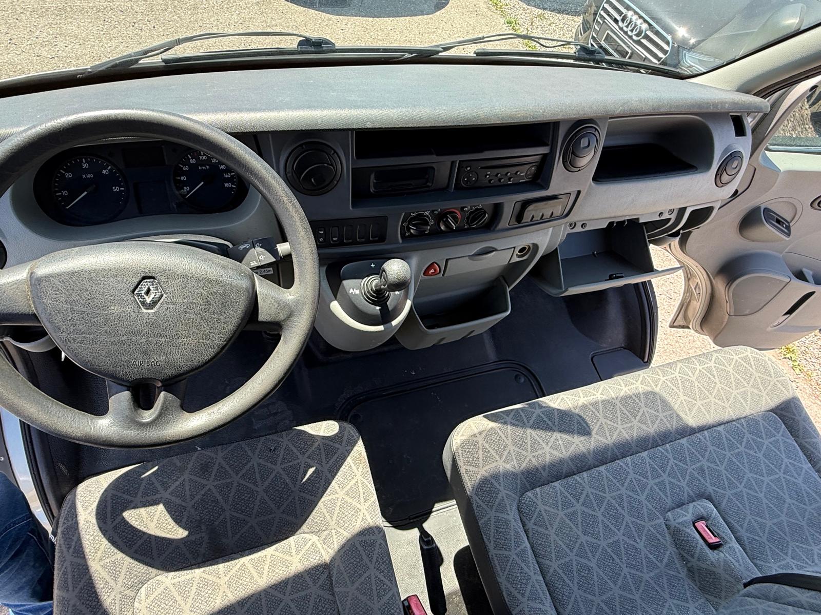 RENAULT Master T35 2.5dCi L3H2-image-11