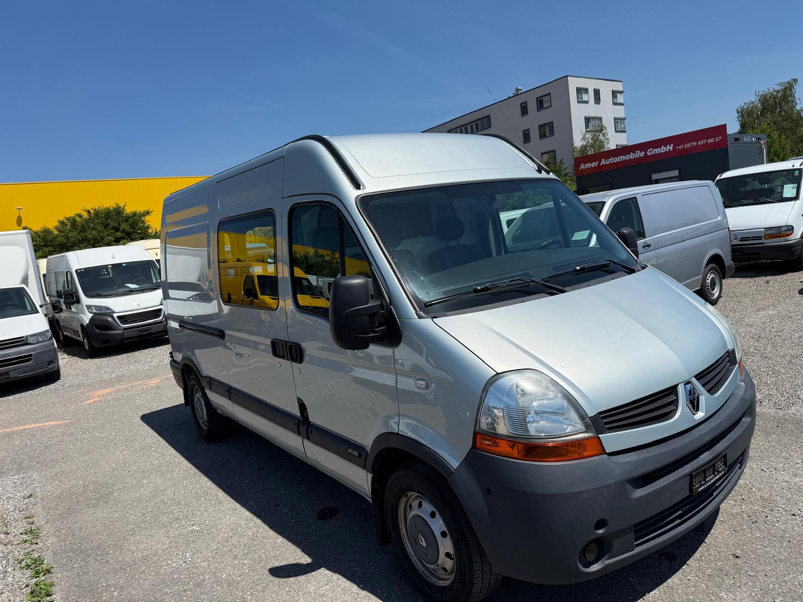 RENAULT Master T35 2.5dCi L3H2-image-1