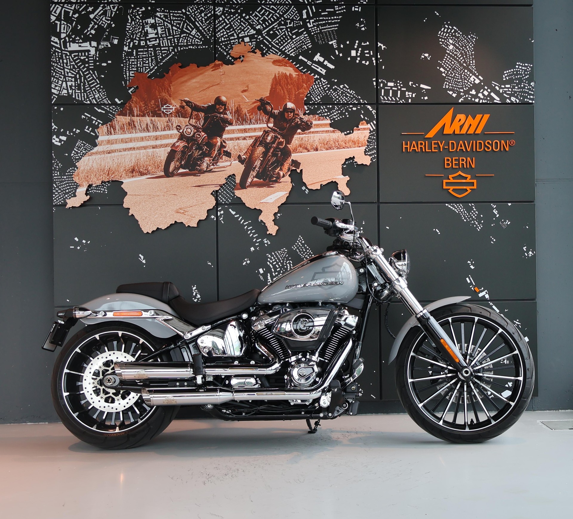 HARLEY-DAVIDSON FXBR Softail Breakout 117ci-image-0