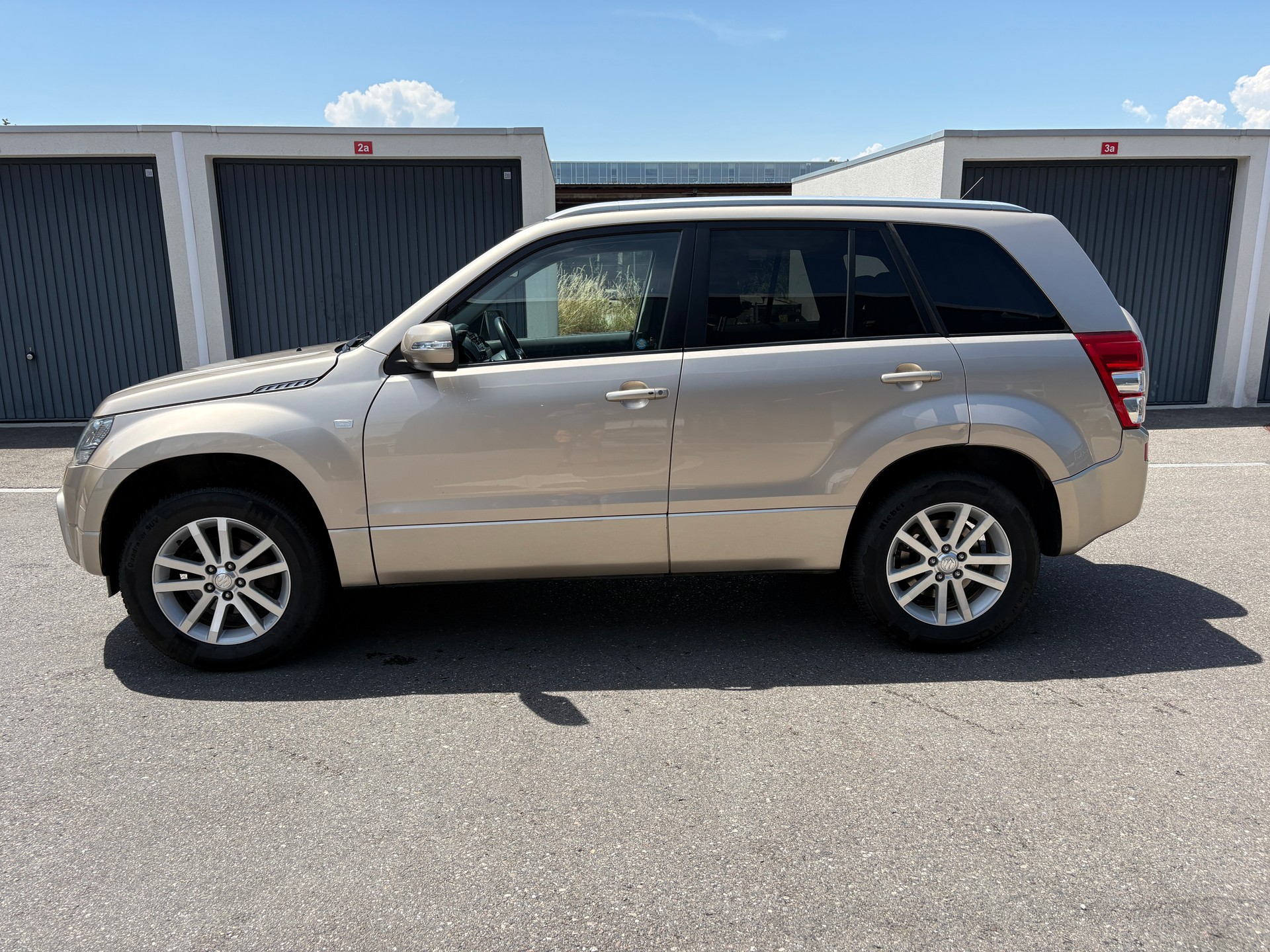 SUZUKI Grand Vitara 2.4 16V GL Top Automatic-image-3