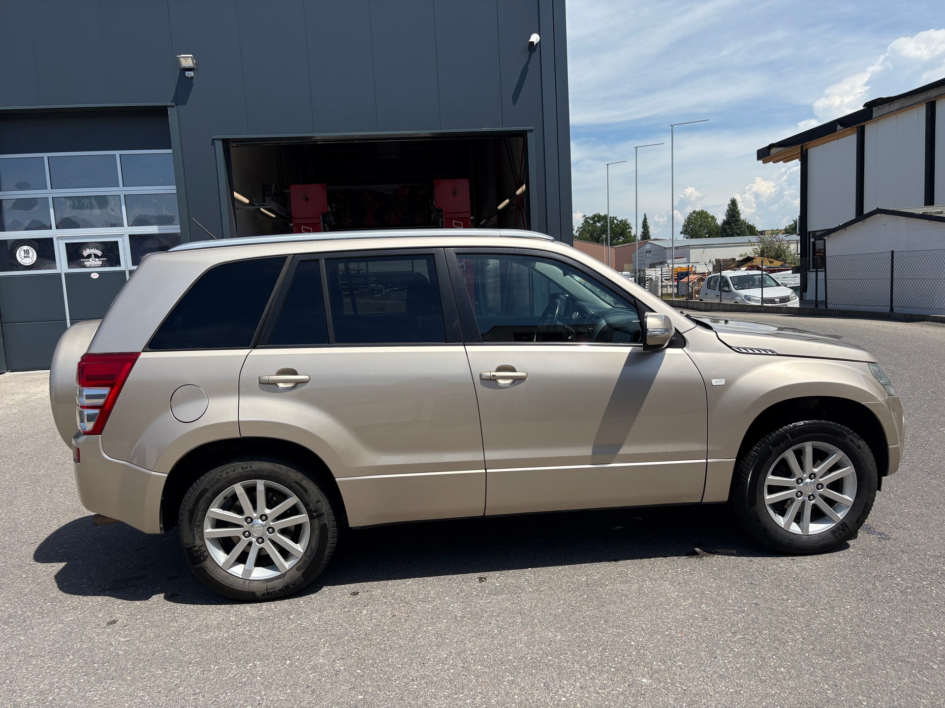 SUZUKI Grand Vitara 2.4 16V GL Top Automatic-image-6