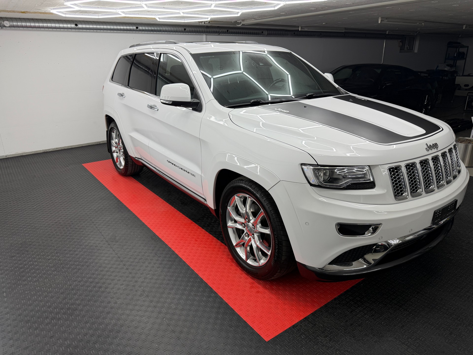 JEEP Grand Cherokee 3.0 CRD Summit Automatic-showroom-element-2