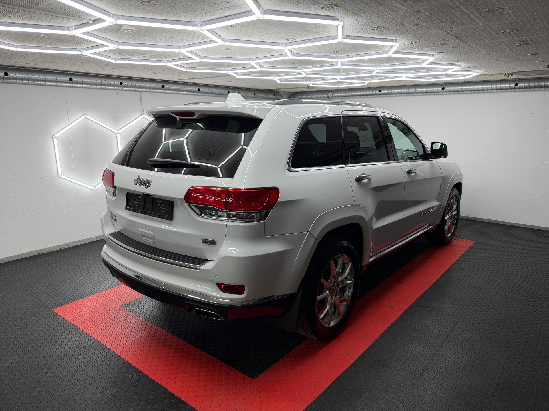 JEEP Grand Cherokee 3.0 CRD Summit Automatic-showroom-element-3