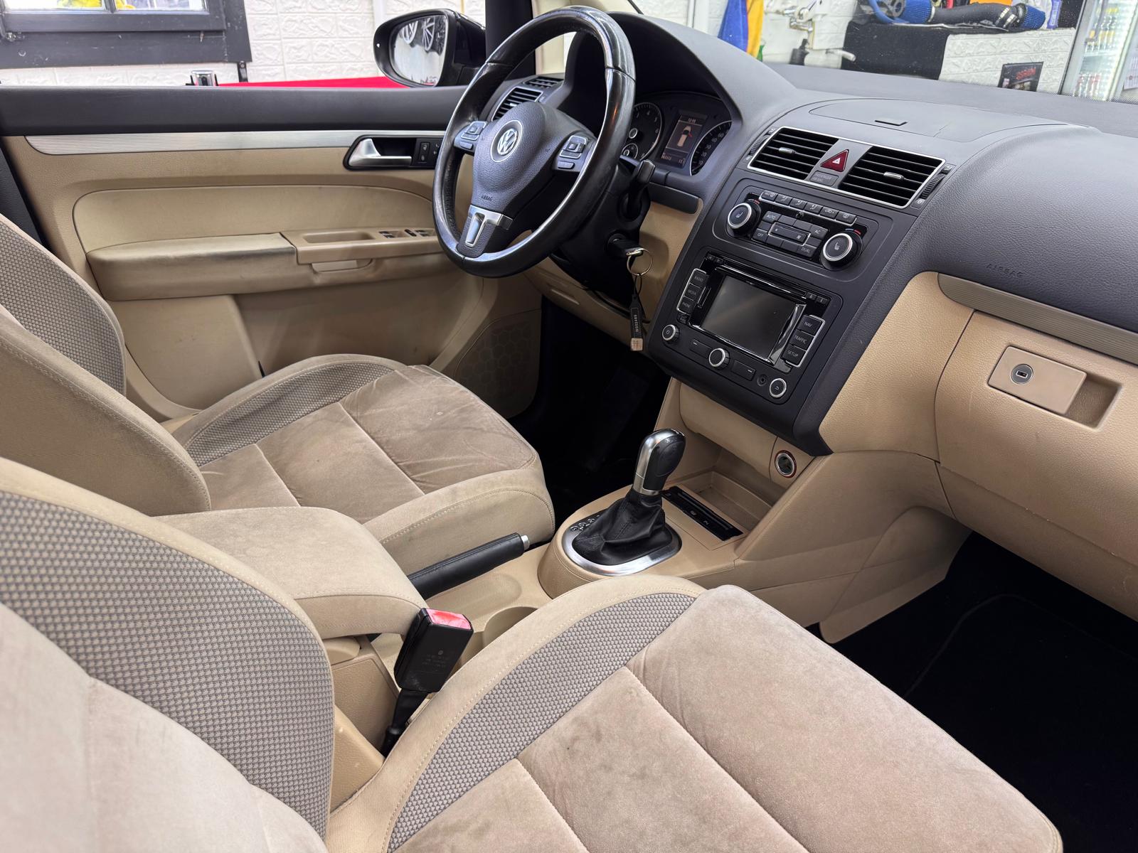VW Touran 1.4 TSI Comfortline DSG-image-8