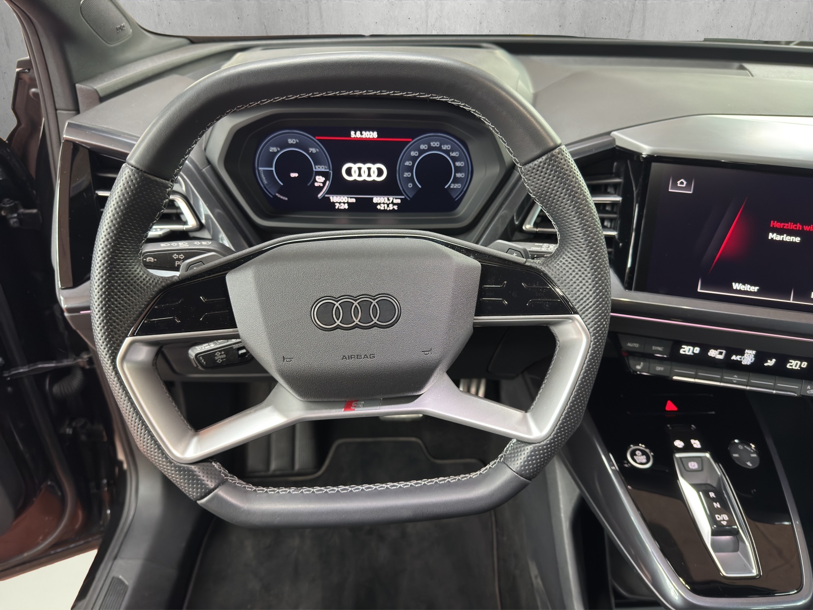 AUDI Q4 e-tron 55 quattro-image-7