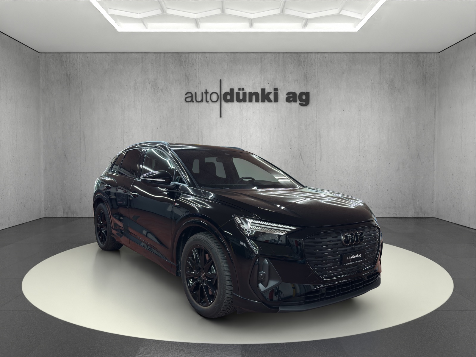 AUDI Q4 e-tron 55 quattro-showroom-element-3