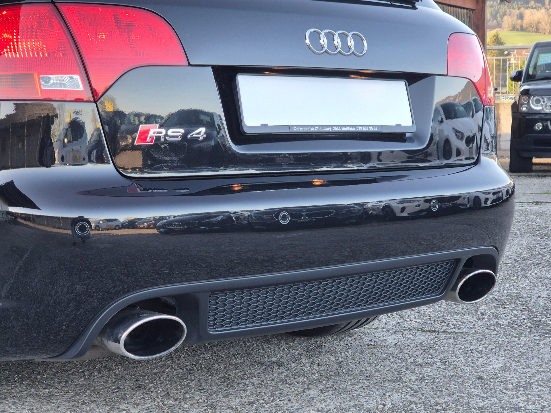 AUDI RS4 Avant 4.2 V8 quattro-image-12