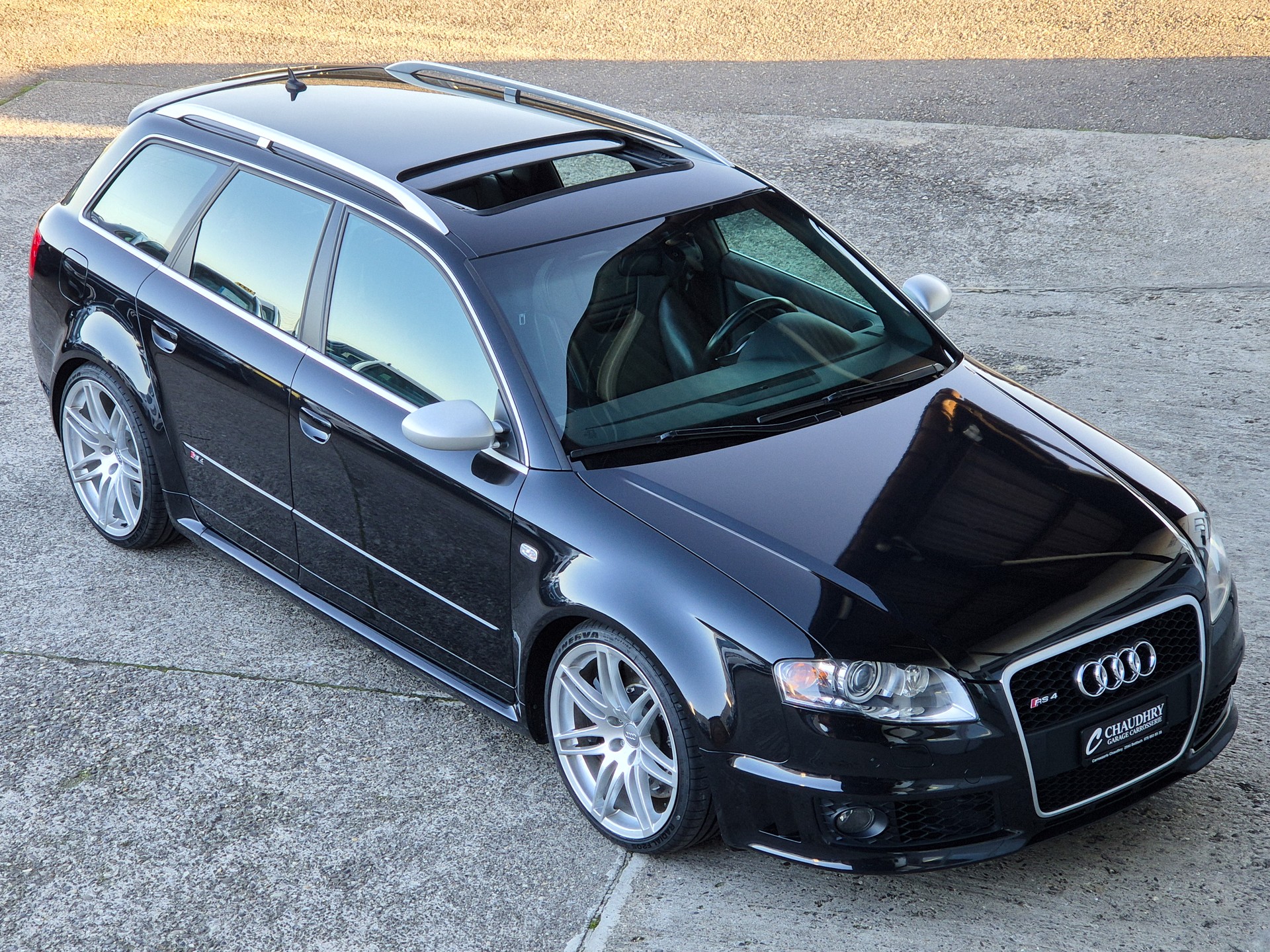AUDI RS4 Avant 4.2 V8 quattro-showroom-element-2