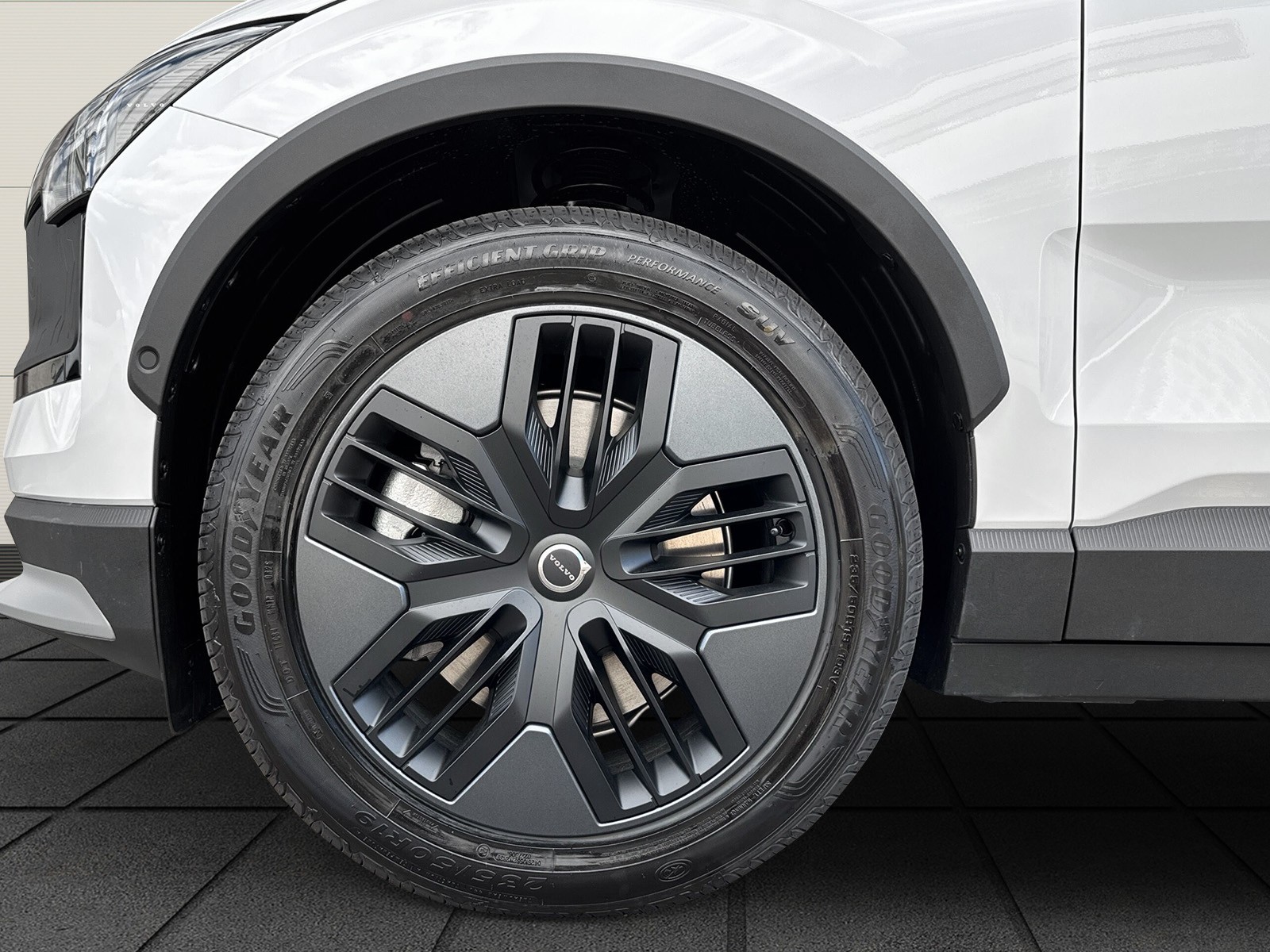 VOLVO EX30 CC E60 Twin Performance AWD-image-4