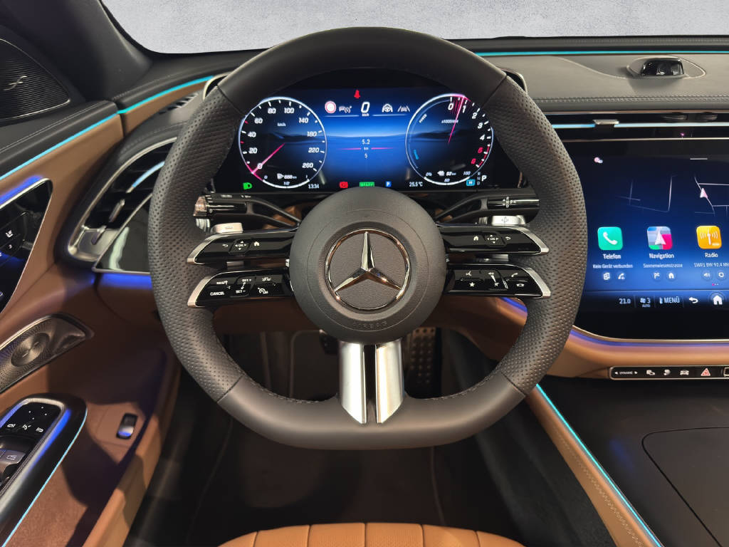 MERCEDES-BENZ E 300 de AMG Line 4Matic-image-11