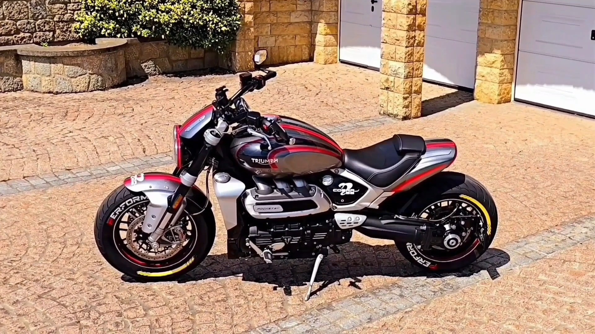 TRIUMPH Rocket 3 GT Triple Black-image-0