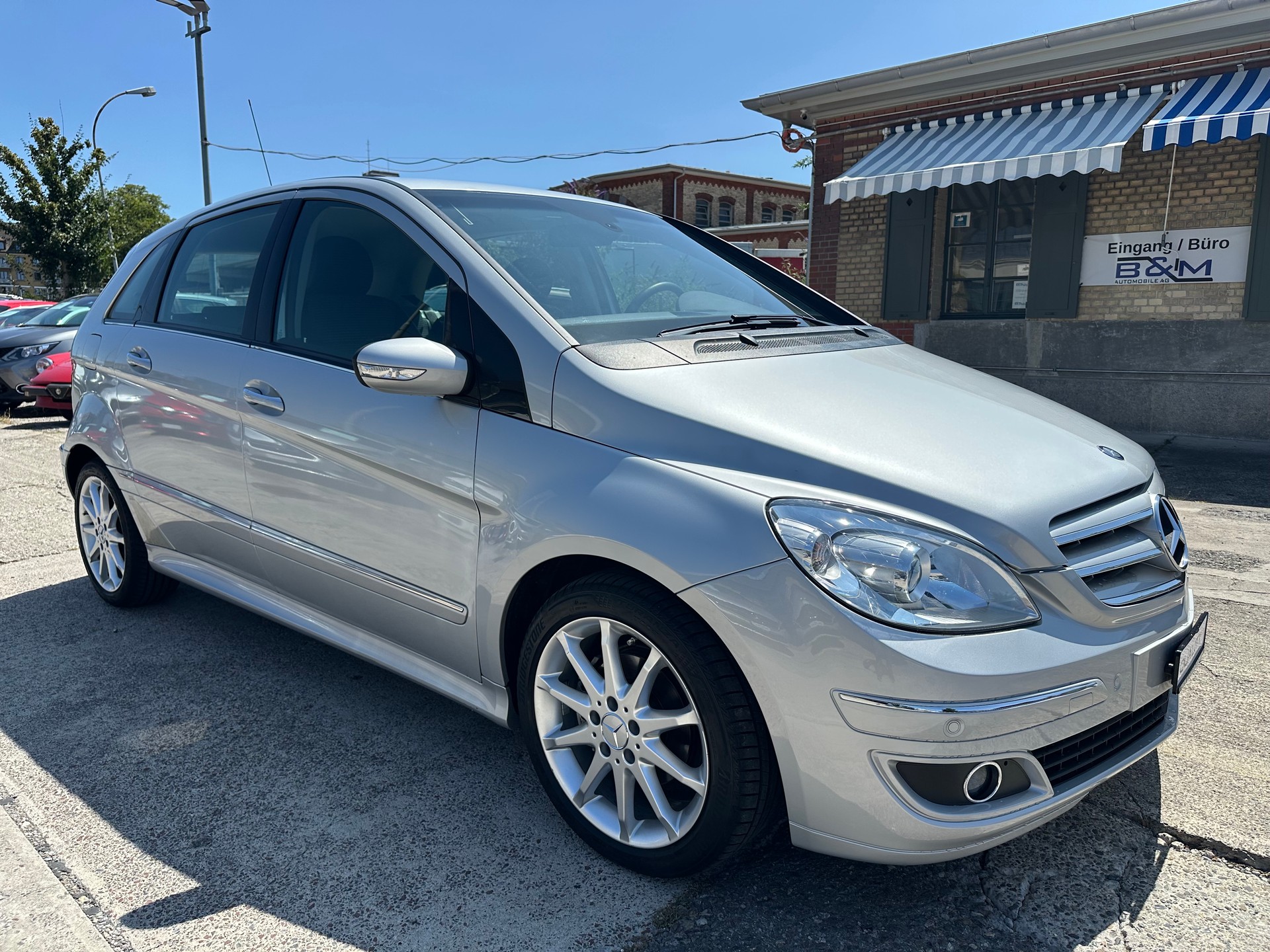 MERCEDES-BENZ B 170-showroom-element-2