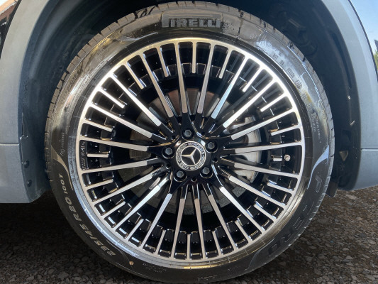 MERCEDES-BENZ EQA 300 AMG Line 4Matic-image-7