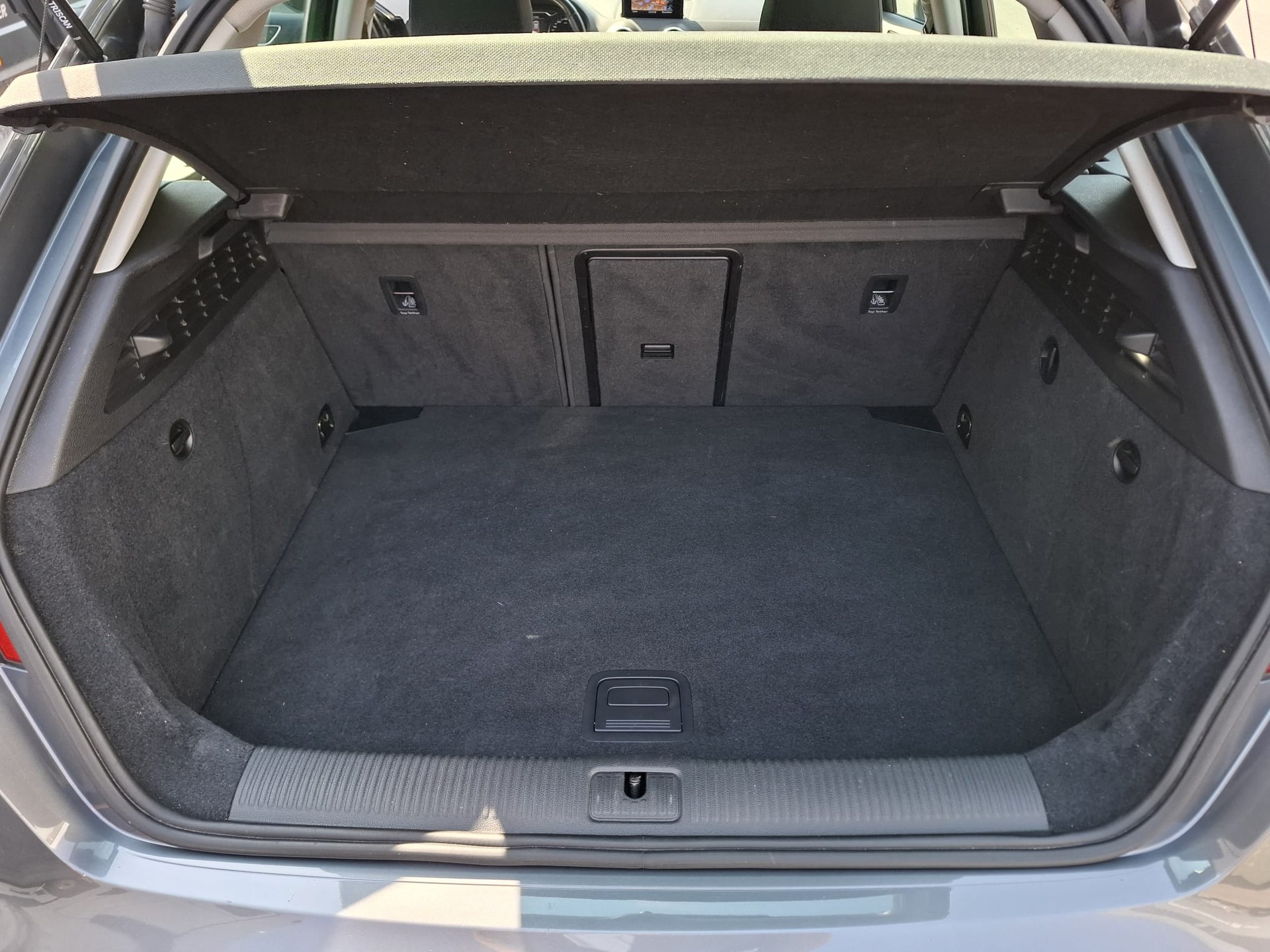 AUDI A3 Sportback 2.0 TDI Ambiente quattro-image-8