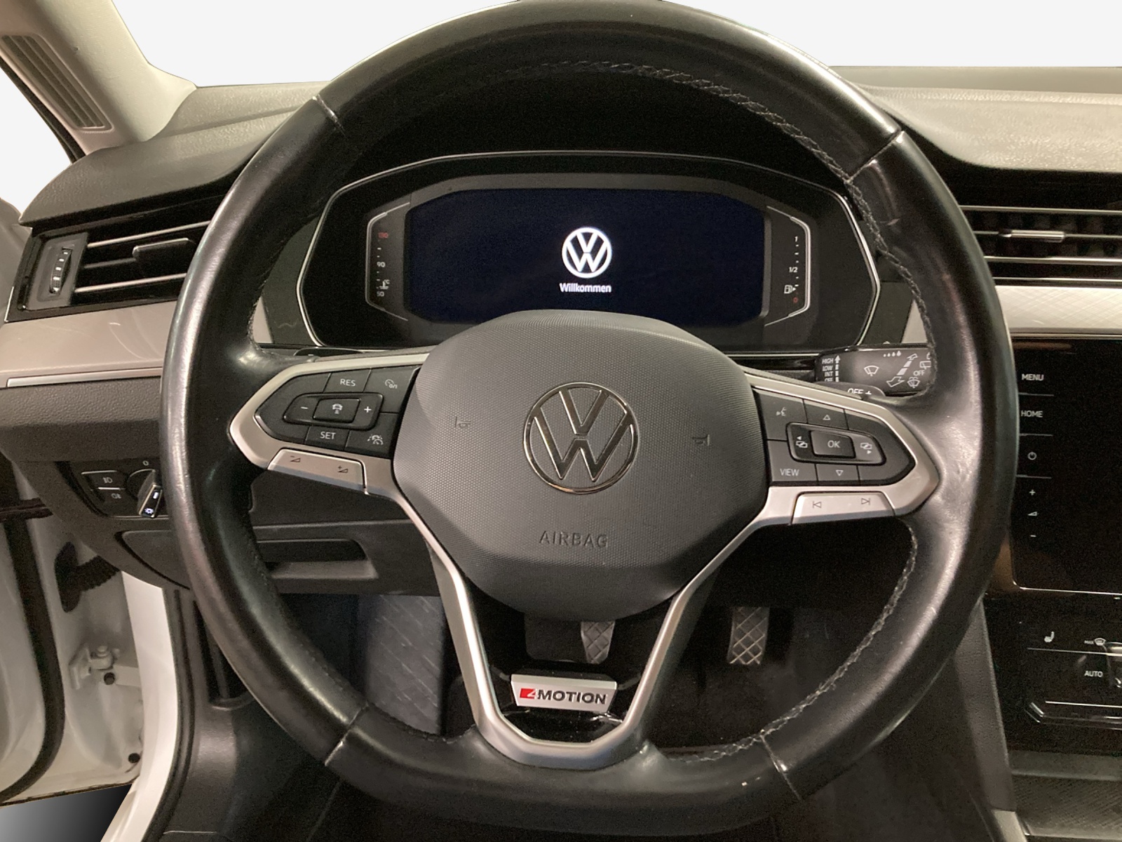 VW Passat 2.0 TDI BMT Business 4Motion DSG-image-9