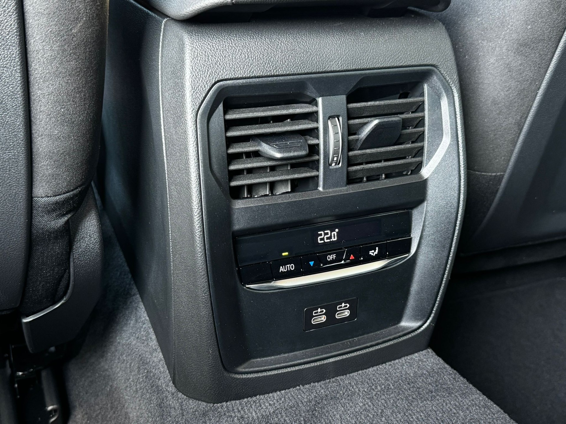 BMW 330i Touring xDrive Steptronic M Sport *Shadow-Line**Live Cockpit**245PS**Modell 2025*-image-15