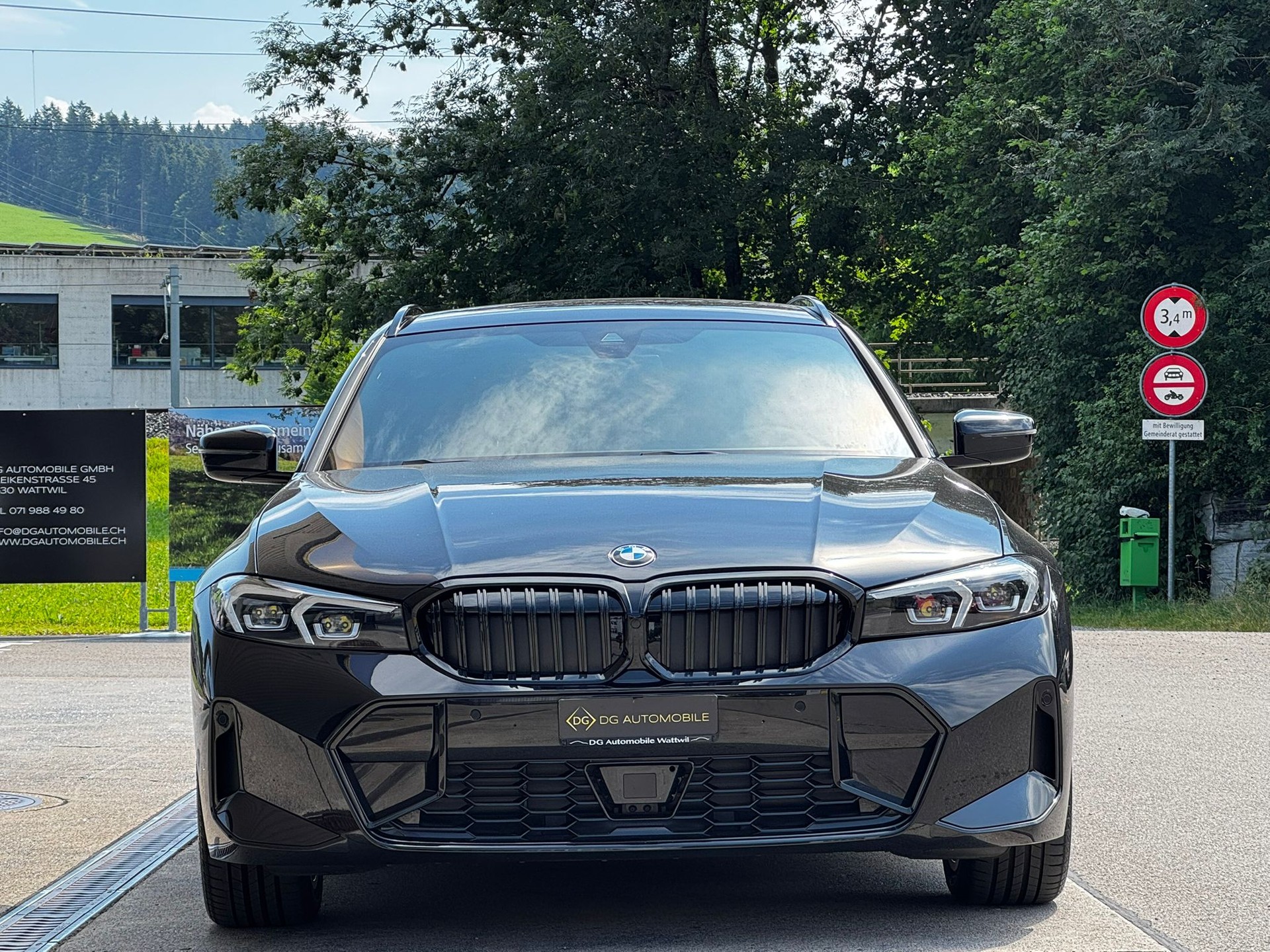 BMW 330i Touring xDrive Steptronic M Sport *Shadow-Line**Live Cockpit**245PS**Modell 2025*-showroom-element-1