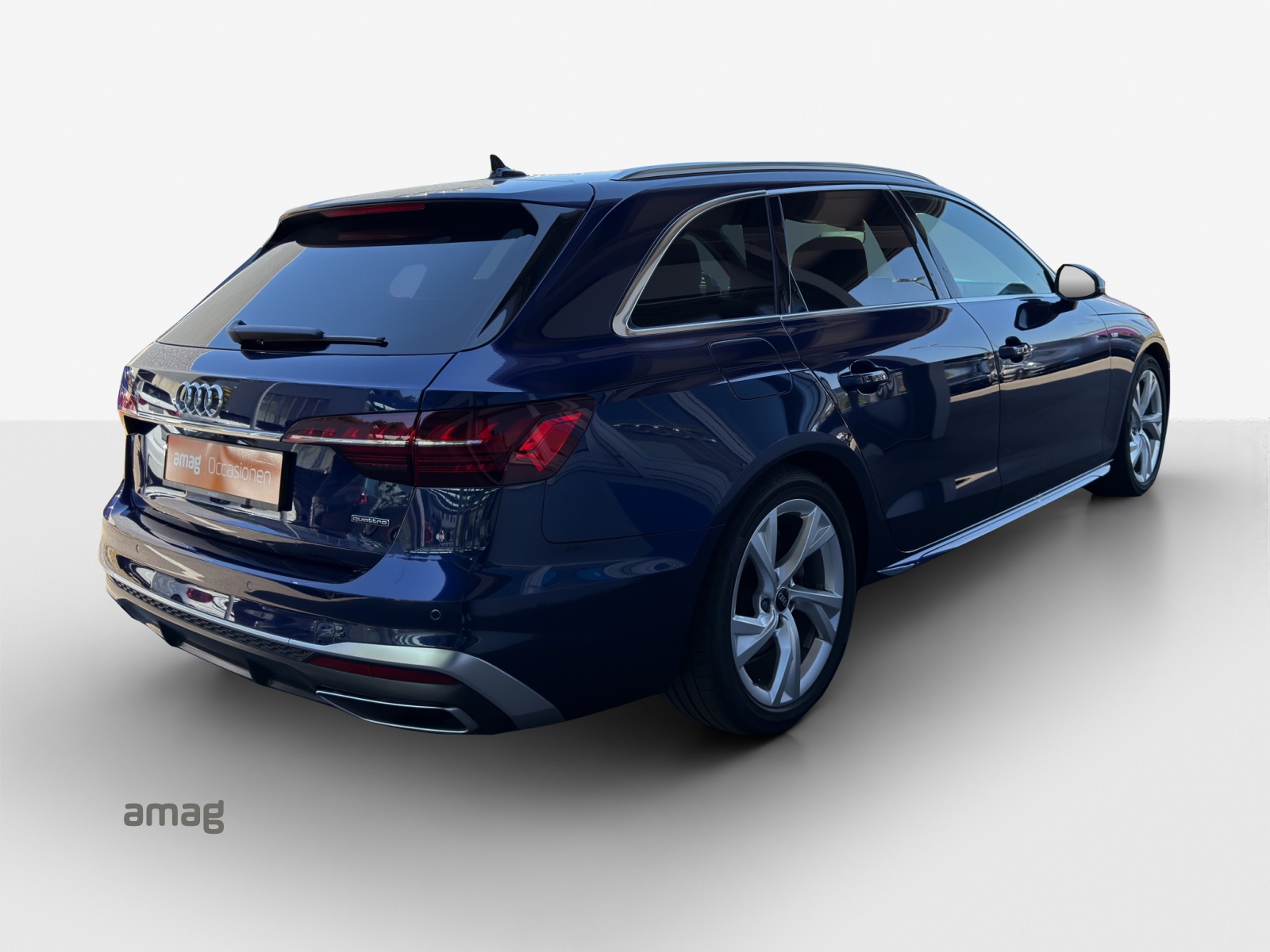 AUDI A4 Avant 40 TFSI S line S-tronic quattro-image-4