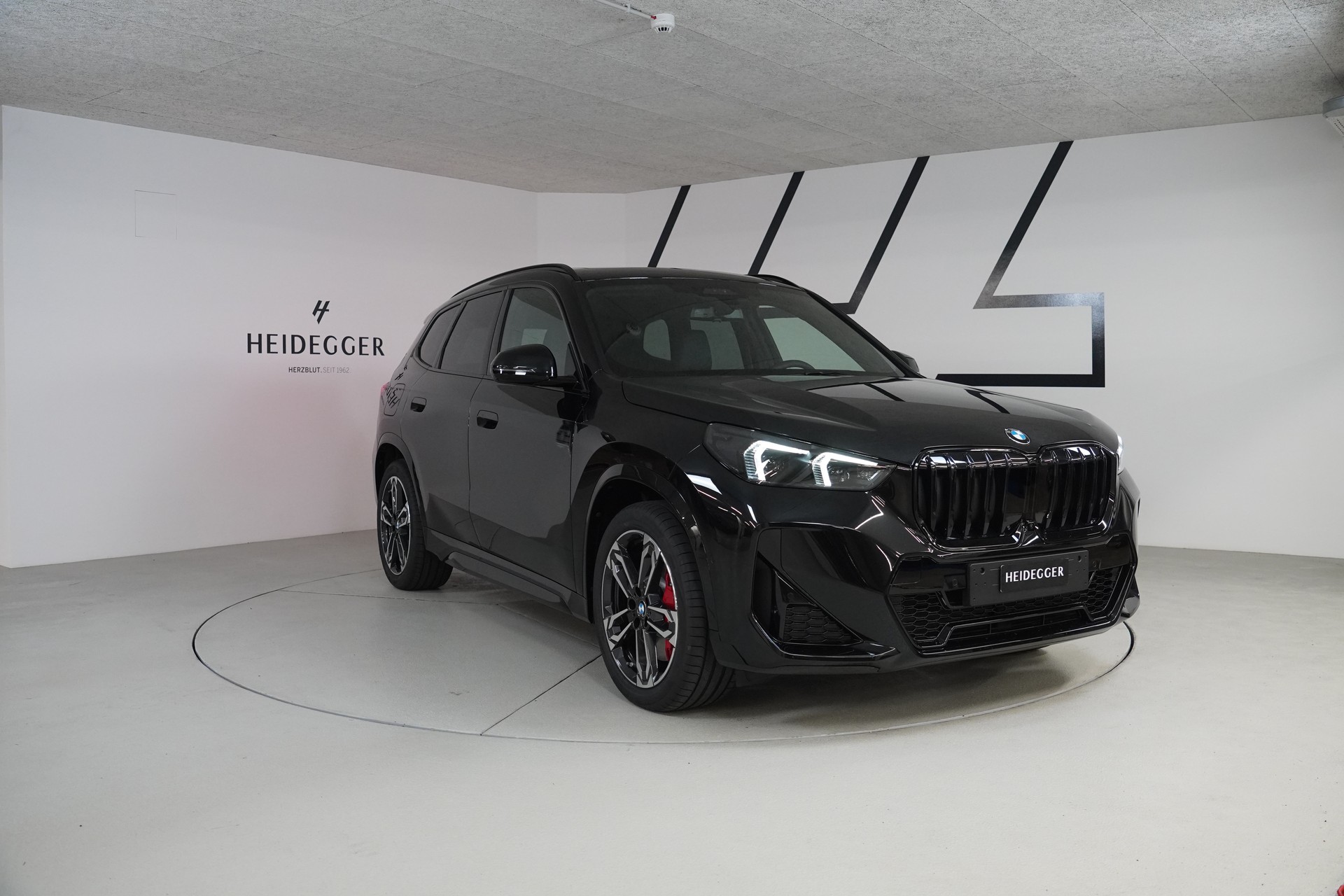 BMW X1 xDrive 23d 48V M Sport Pro-showroom-element-2