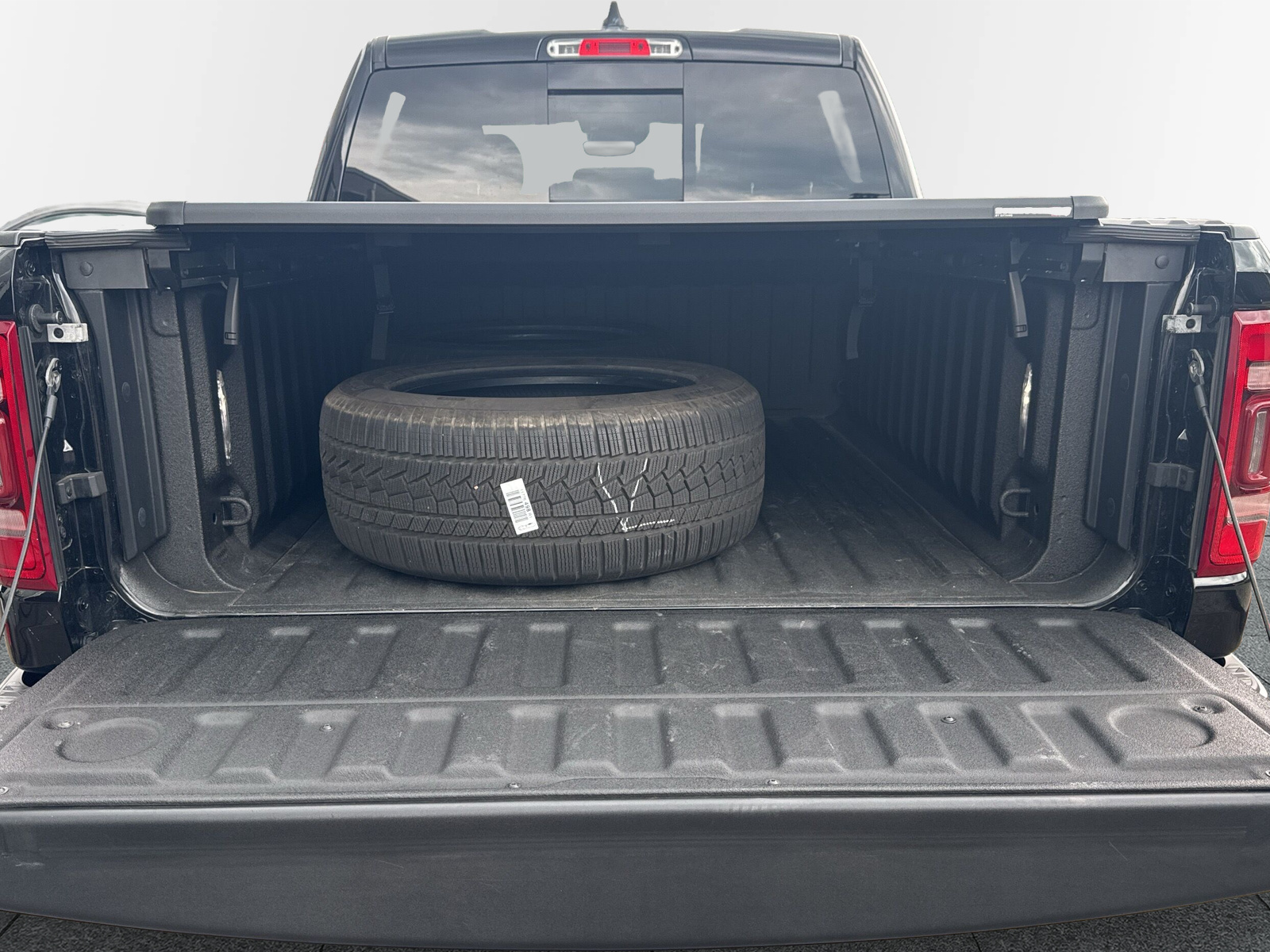 DODGE Ram 1500 Crew Kab. Pick-up 5.7 HEMI MDS VVT Limited-image-6